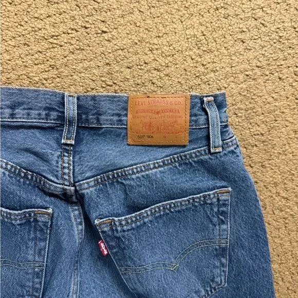 Levi's Women's Classic Blue Boot Cut Jeans - Picture 5 of 8